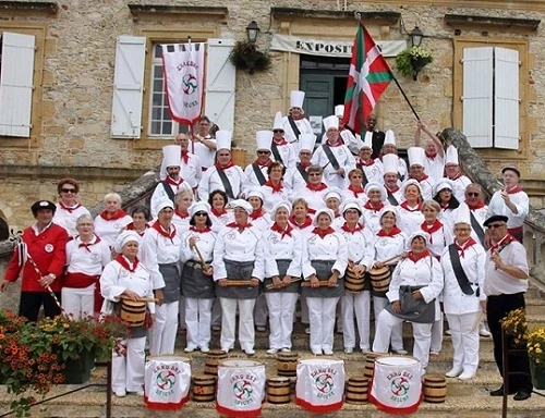  TAMBORRADA ET TXISTU